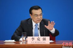 <b>地?cái)偨?jīng)濟(jì)資本入局了，我們?cè)撊绾伪P活下沉的市</b>